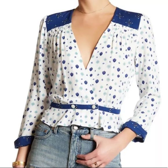 ⭐️ HP FREE PEOPLE Where We Roam Faux Wrap Cropped Printed Blouse - Picture 1 of 13